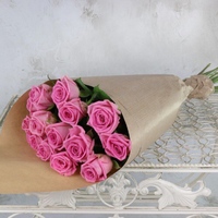 Роза розовая в упаковке крафт (15шт.)